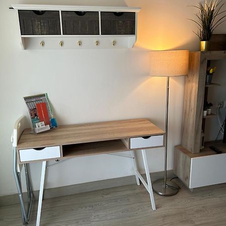 Apartamento Totalmente Reformado Con Piscina Y Jardines Al Lado De La Playa De La Carihuela Torremolinos Exterior foto
