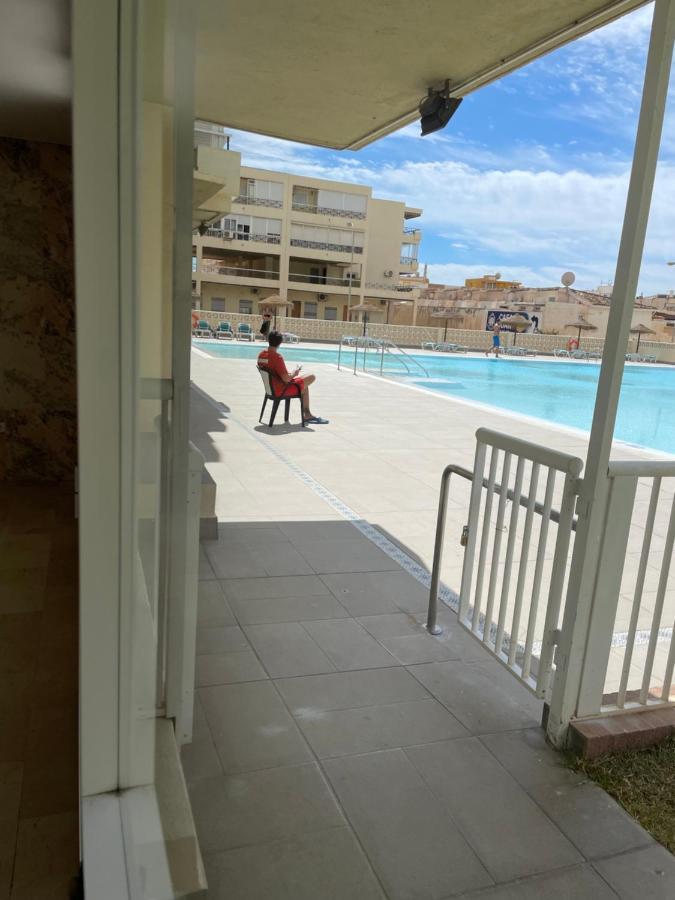 Apartamento Totalmente Reformado Con Piscina Y Jardines Al Lado De La Playa De La Carihuela Torremolinos Exterior foto